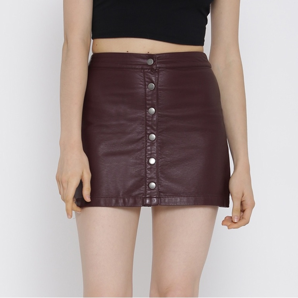 Forever 21  Burgundy Faux Leather Button Skirt. NWOT Size Small